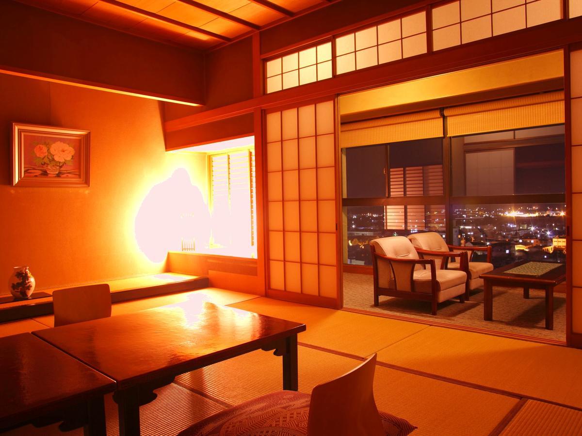 Hotel Yamashiro Onsen Midori No Yado Bansyoukaku Kaga  Exterior foto